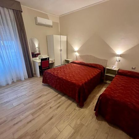 Pisani Hotel San Nicola La Strada Luaran gambar