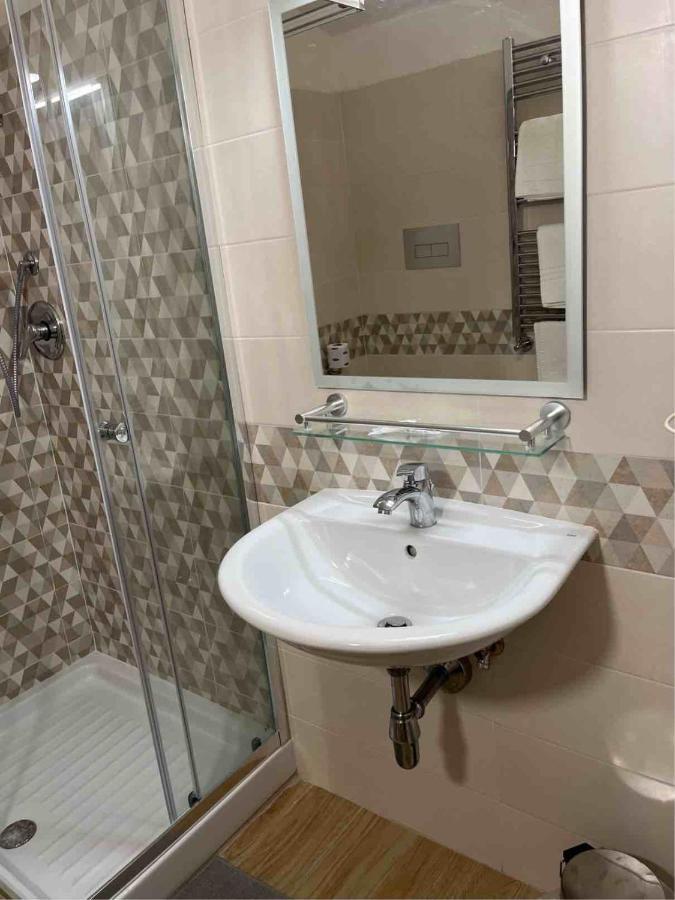 Pisani Hotel San Nicola La Strada Luaran gambar