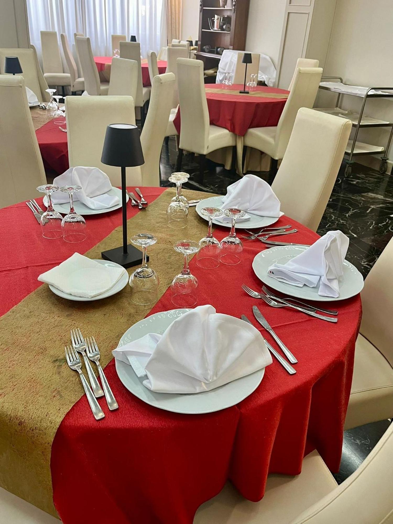 Pisani Hotel San Nicola La Strada Luaran gambar