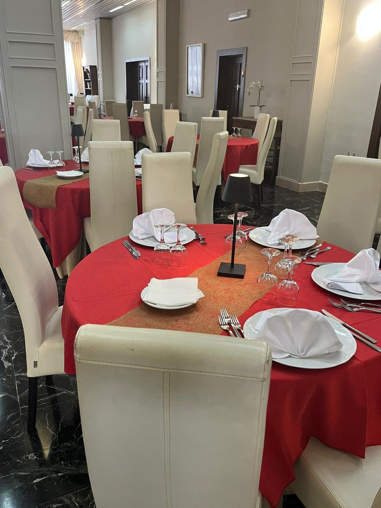 Pisani Hotel San Nicola La Strada Luaran gambar