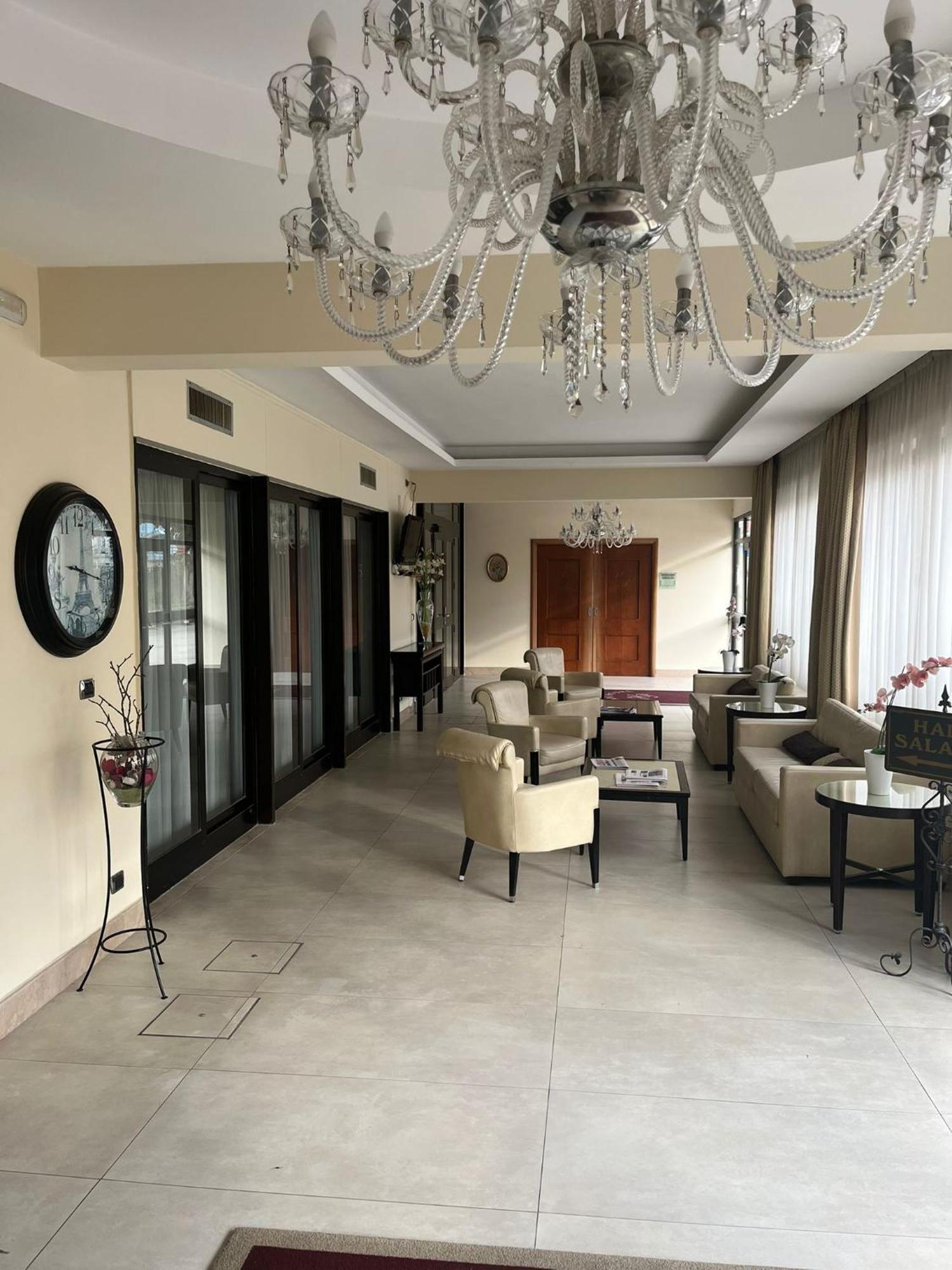 Pisani Hotel San Nicola La Strada Luaran gambar