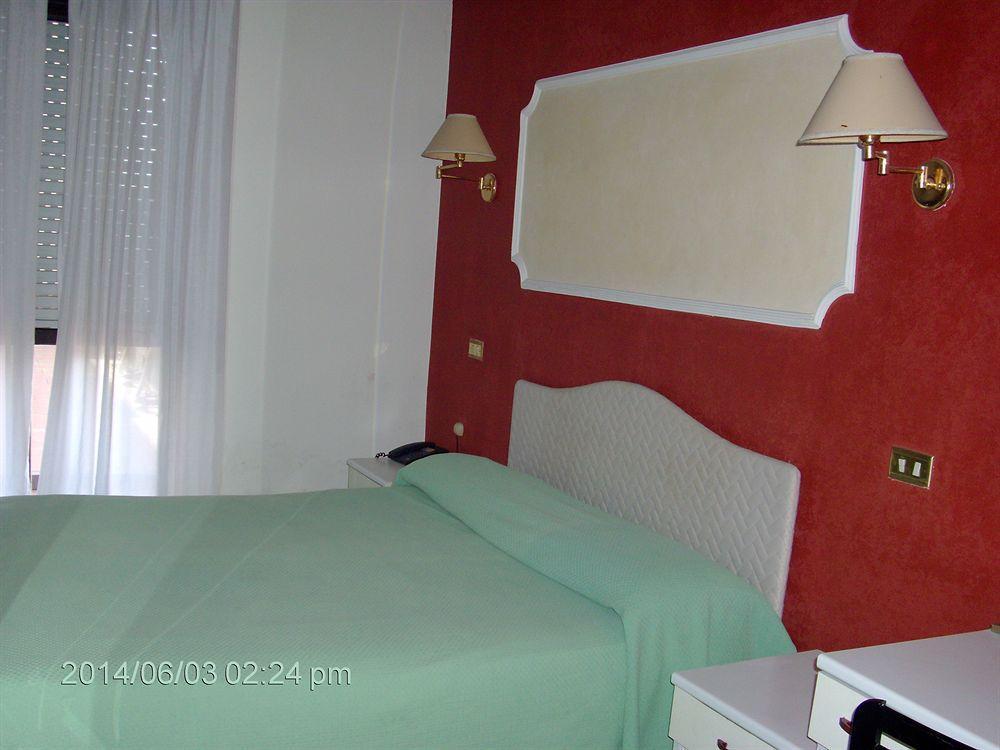 Pisani Hotel San Nicola La Strada Luaran gambar