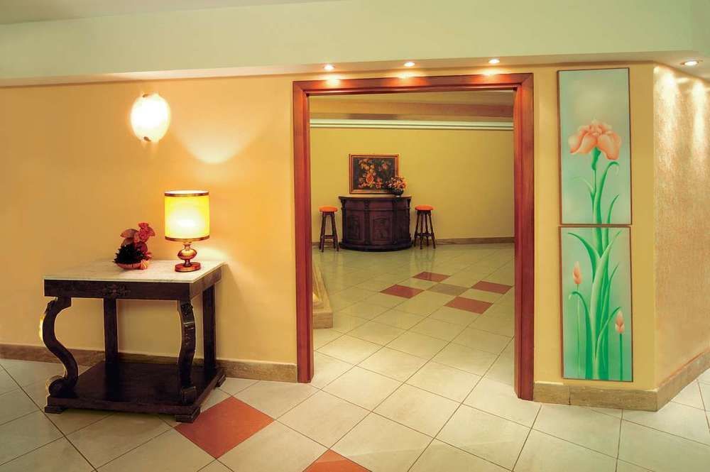 Pisani Hotel San Nicola La Strada Luaran gambar